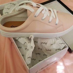 Qupid brand. Size 8, peach color.